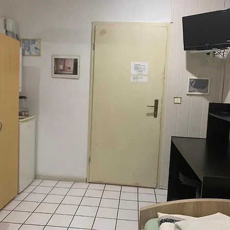 Quarto em Acomodações Particulares In Einem Haus Inkl Parkplatz Nach Verfuegbarkeit