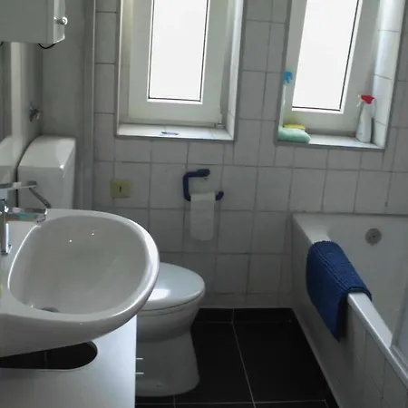 In Einem Haus Inkl Parkplatz Nach Verfuegbarkeit Essen