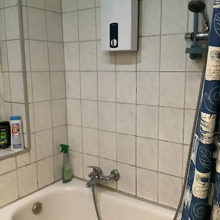 Quarto em Acomodações Particulares In Einem Haus Inkl Parkplatz Nach Verfuegbarkeit