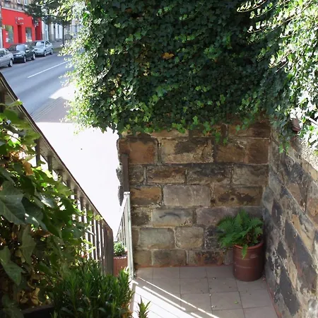 In Einem Haus Inkl Parkplatz Nach Verfuegbarkeit إسن