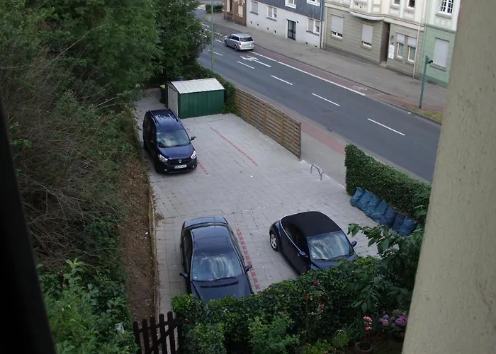 Δωμάτια σε οικογενειακή κατοικία In Einem Haus Inkl Parkplatz Nach Verfuegbarkeit Έσσεν