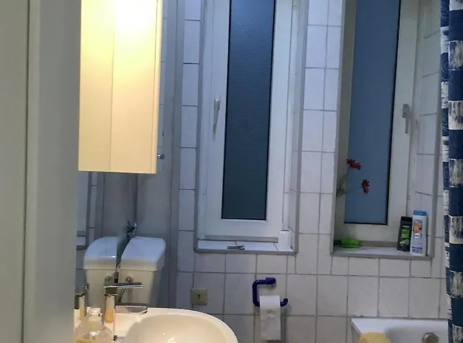 In Einem Haus Inkl Parkplatz Nach Verfuegbarkeit Δωμάτια σε οικογενειακή κατοικία